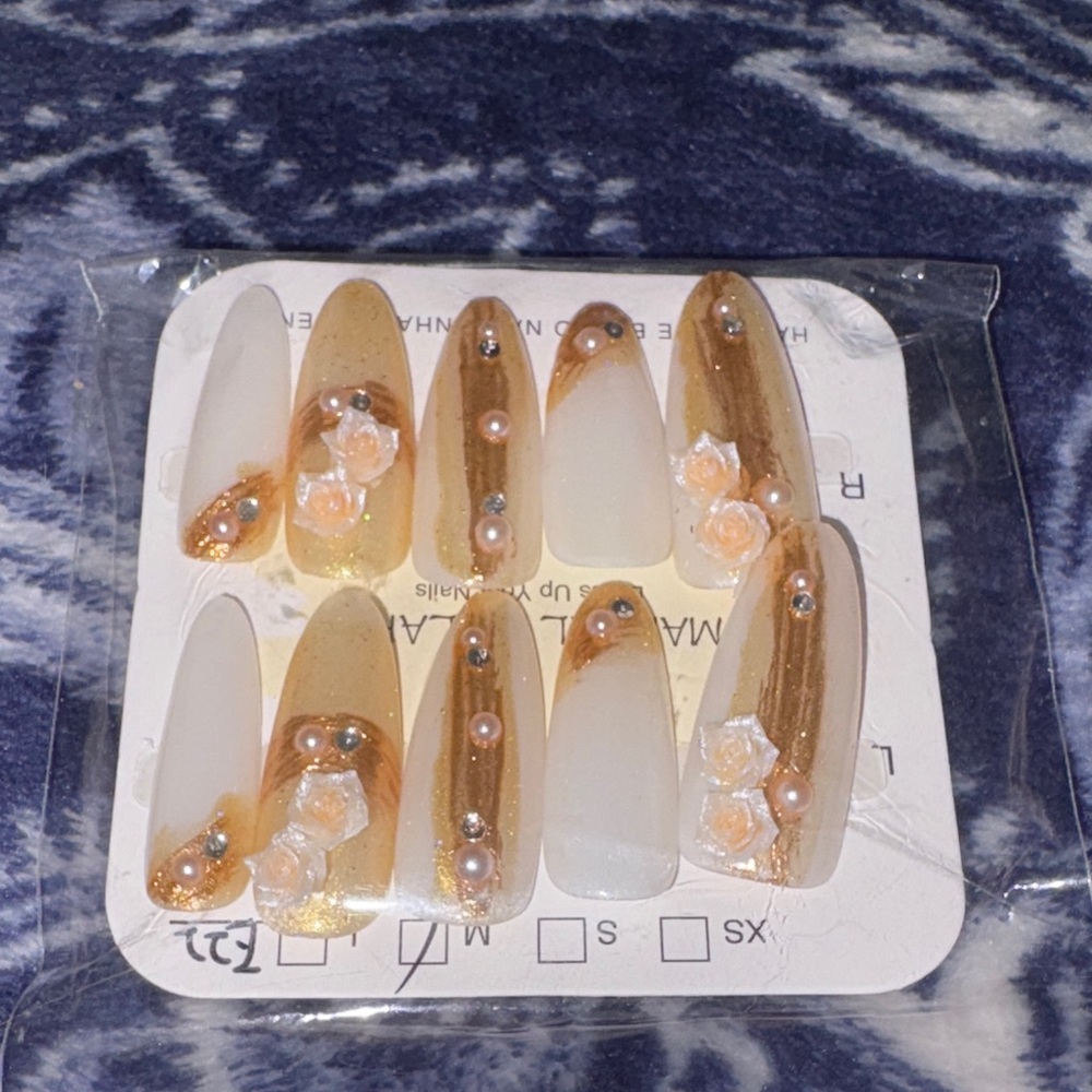 Elegant Gold and White Press-On Nails